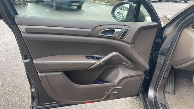 Porsche Cayenne image 3