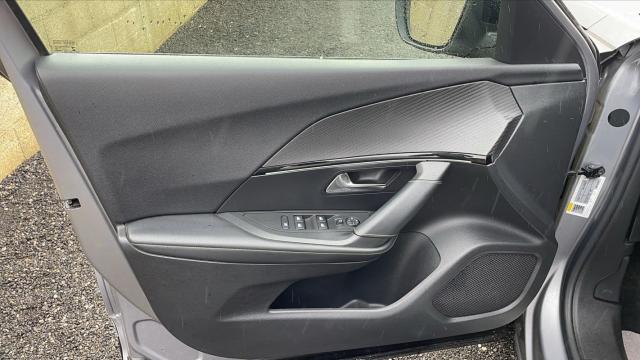 Peugeot 2008 image 1