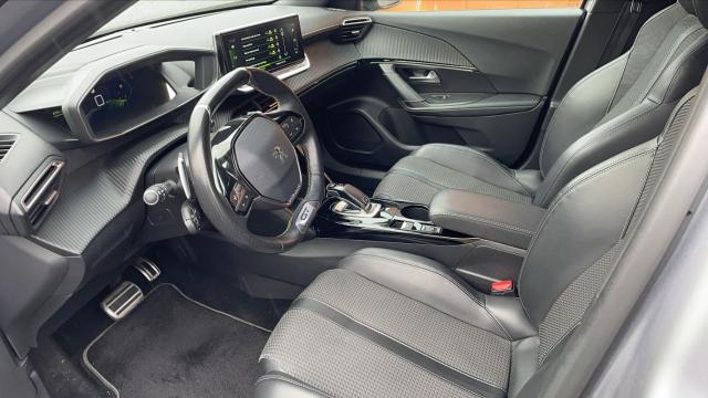 Peugeot 2008 image 2