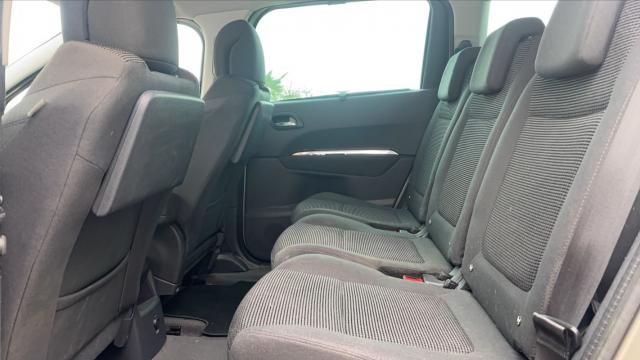 Peugeot 5008 image 6