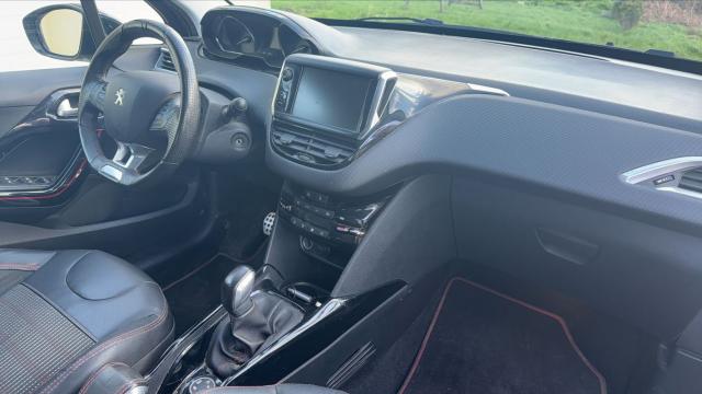 Peugeot 2008 image 6