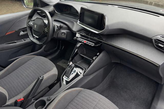 Peugeot 208 image 7