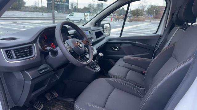 Renault Trafic image 8
