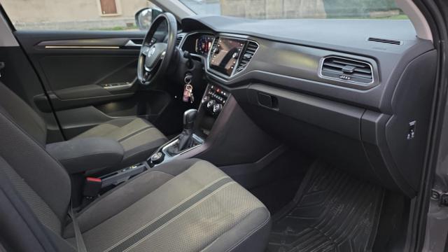 Volkswagen T-Roc image 9