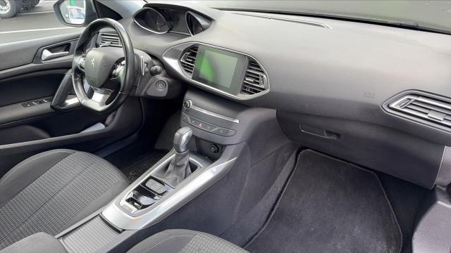 Peugeot 308 image 6
