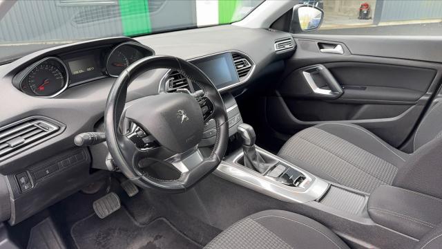 Peugeot 308 image 2