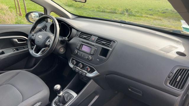 Kia Rio image 7