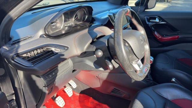 Peugeot 208 image 2