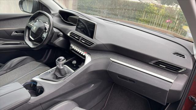 Peugeot 3008 image 3