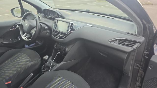 Peugeot 208 image 8
