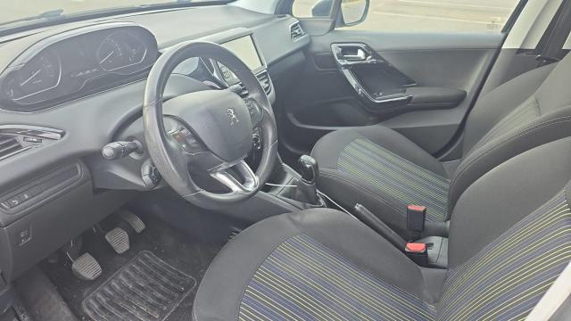 Peugeot 208 image 3
