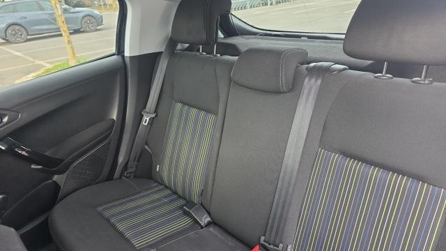 Peugeot 208 image 5
