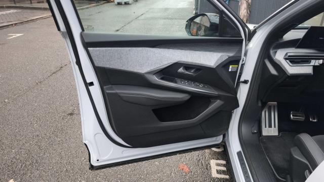 Peugeot 5008 image 4