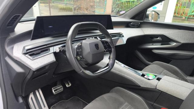 Peugeot 5008 image 1