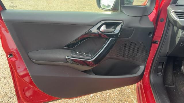 Peugeot 208 image 7