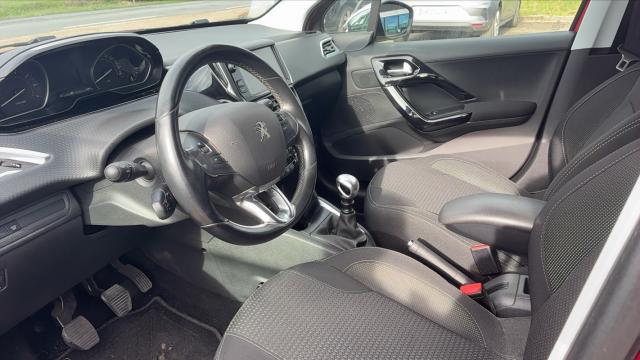 Peugeot 208 image 9