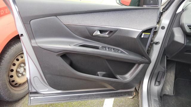 Peugeot 5008 image 3