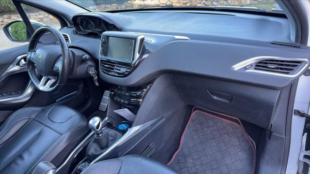 Peugeot 2008 image 2