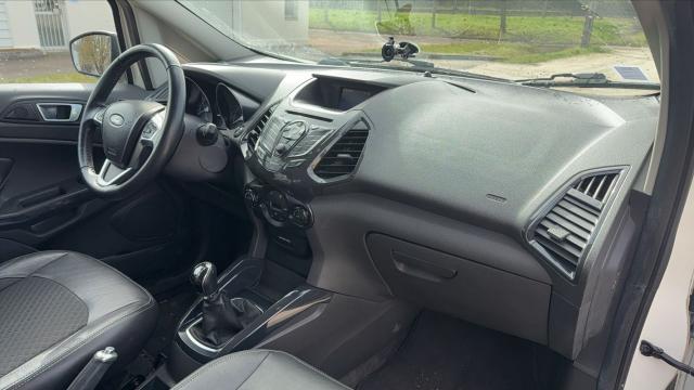 Ford Ecosport image 9