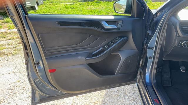 Ford Focus image 8