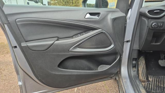 Opel Crossland image 2