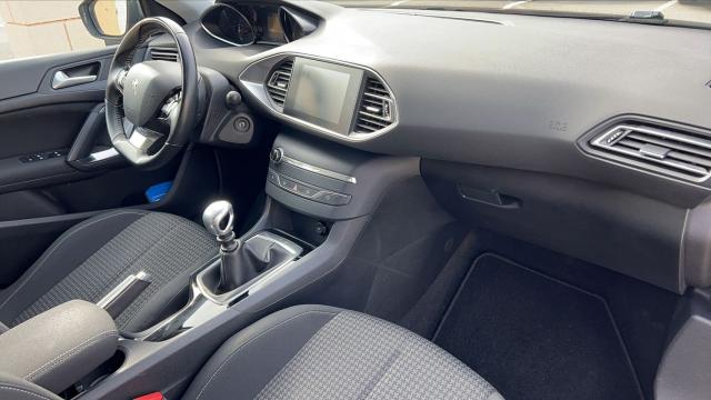 Peugeot 308 image 8
