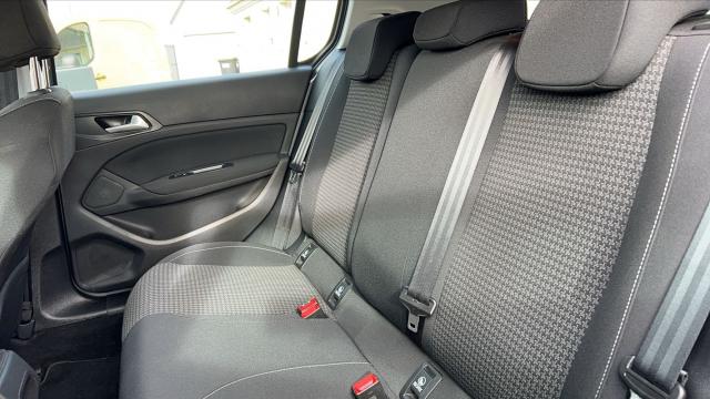 Peugeot 308 image 2