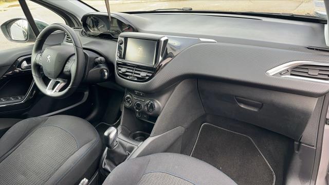 Peugeot 208 image 3
