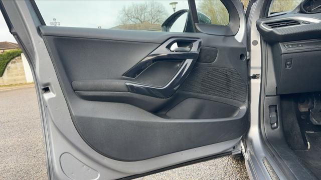 Peugeot 208 image 4