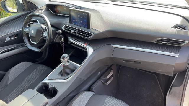 Peugeot 3008 image 2