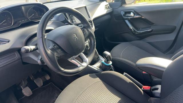 Peugeot 208 image 7