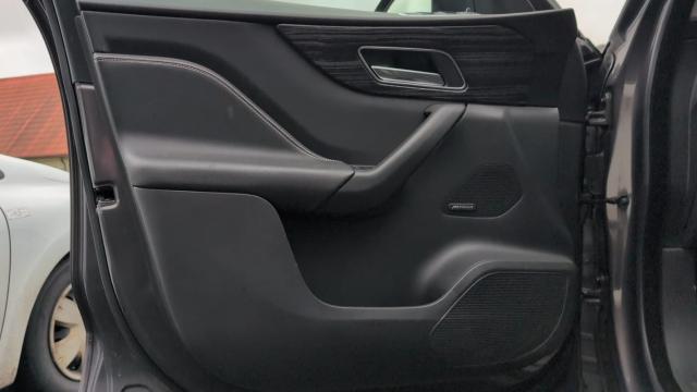 Jaguar F-Pace image 6
