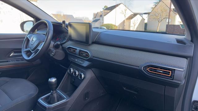 Dacia Sandero image 2