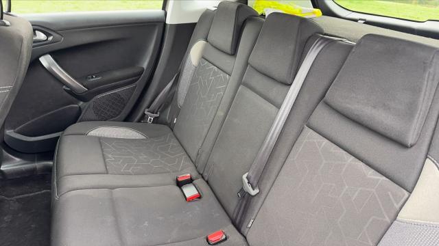 Peugeot 2008 image 6