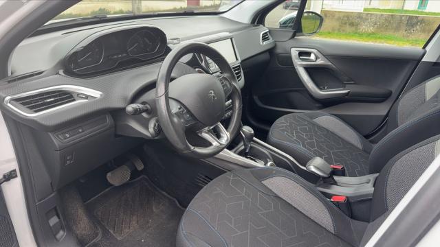 Peugeot 2008 image 9