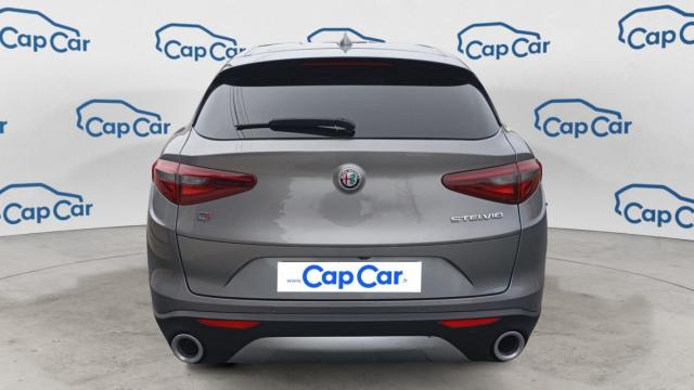 Alfa Romeo Stelvio image 9