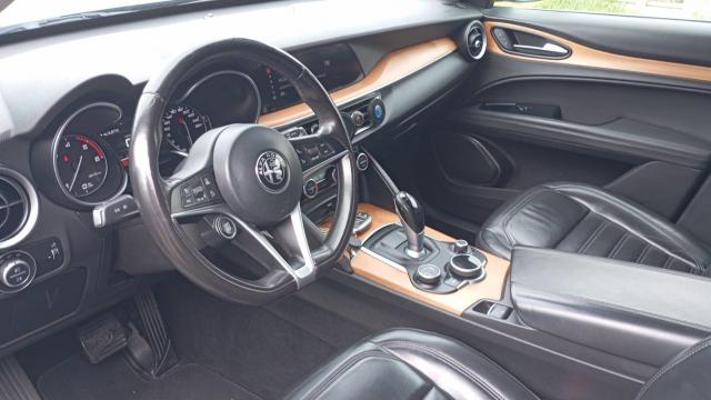 Alfa Romeo Stelvio image 5