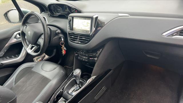 Peugeot 2008 image 8