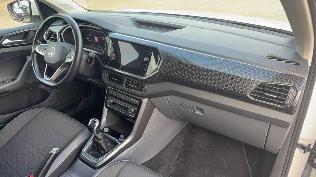 Volkswagen T-Cross image 2