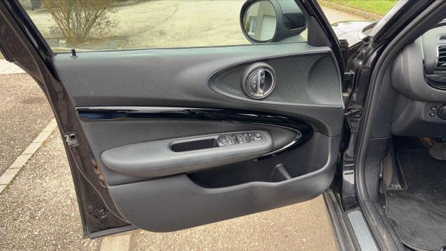 Mini Clubman image 9