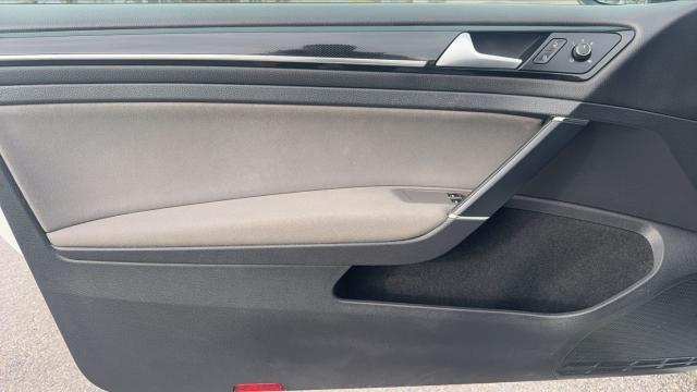 Volkswagen Golf image 3