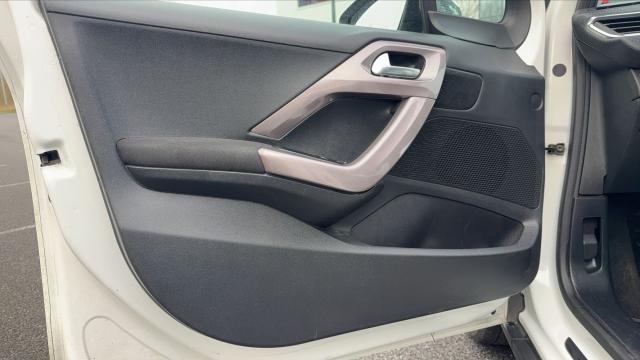 Peugeot 2008 image 5