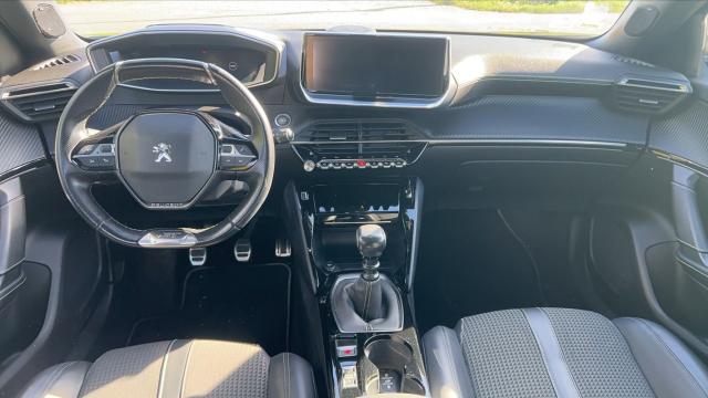 Peugeot 2008 image 1