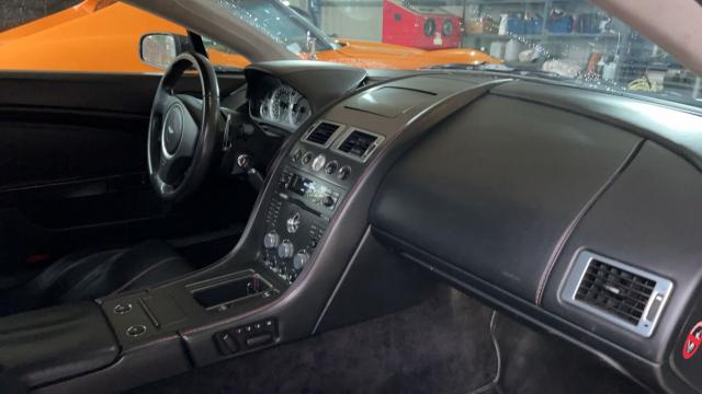 Aston Martin Vantage image 4