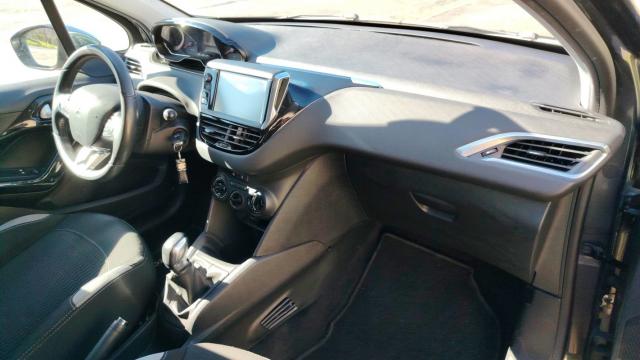 Peugeot 208 image 5