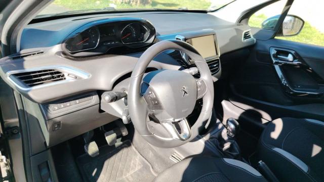 Peugeot 208 image 3