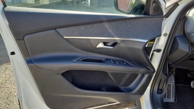 Peugeot 3008 image 1