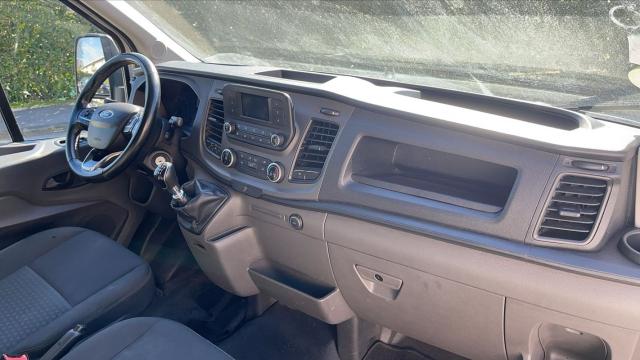 Ford Transit image 9