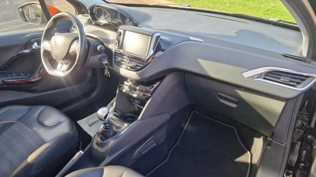 Peugeot 208 image 4