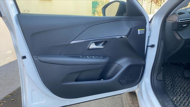 Peugeot E-208 image 6